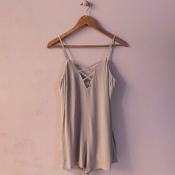 Irene’s Story Fashion On Earth Tannish Blush Romper Size M NWT - Picture 4 of 14